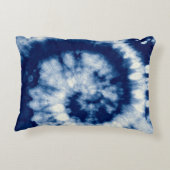 インディゴ・ラウンド。ボヘミア絞り染め。ブルー・サイ転がチデ アクセントクッション (裏面)