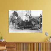 インドで象に乗る男たち写真:インド キャンバスプリント (インサイチュ (リビング))