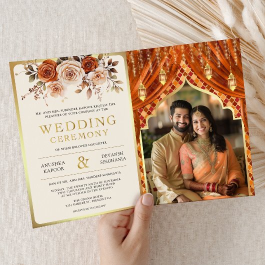 インドのヒンズー教徒の結婚式のための焼きオレンジ色の花柄カーテン 招待状