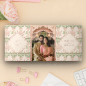 インドの結婚式蓮の庭のピンクとミントグリーンのほのかな赤み 三つ折り招待状