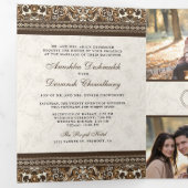 インドの結婚式 アイボリー・ブラウン・ボーダー オールインワン 三つ折り招待状 (内部最初)