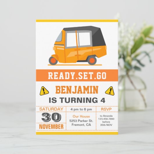 インドの自動人力車のTuk Tukの誕生会 招待状 (スタンド正面)