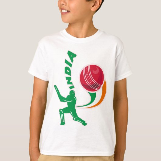 インドを打っているクリケットボールの打者 Tシャツ (正面)