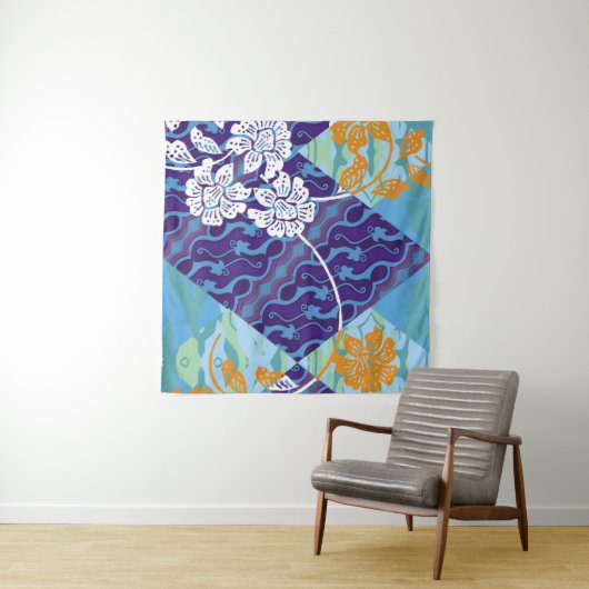 インドネシアのろうけつ染め・モチーフで、非常に独特な計画を持つ タペストリー (インサイチュ(横))