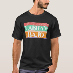 インドネシアのラブアン・バホに出航する Tシャツ