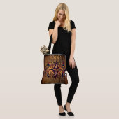 インドネシアのヴィンテージ、ボルネオ文化、ダヤク、トテバ トートバッグ (モデル)