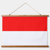 インドネシア国旗を掲げたウォールタペストリー 吊り下げ型タペストリー (正面)