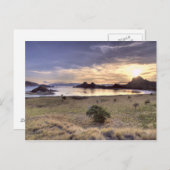 インドネシア、コモド国立公園。夕焼けが一つ ポストカード (正面/裏面)