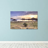 インドネシア、コモド国立公園。日の入り キャンバスプリント (インサイチュ (ウッドフロア))