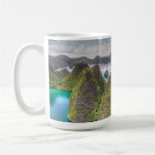 インドネシア ワヤグ島の風景 コーヒーマグカップ (左)