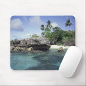 インドネシア。海岸沿いの岩層 マウスパッド (マウス)