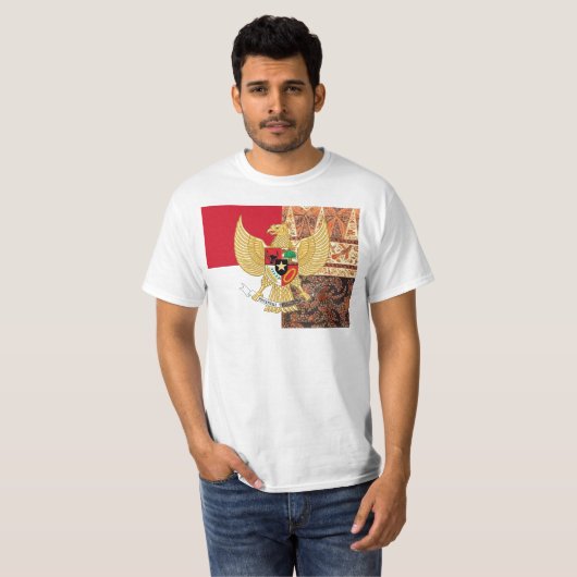 インドネシア- Garuda Pancasilaのろうけつ染めの旗の紋章 Tシャツ (正面フル)