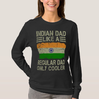 インド人パパは普通のパパみたい。でもちょっとクール。パパ Tシャツ