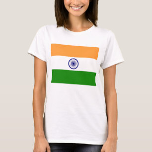 インド国旗を持つ女性Tシャツ Tシャツ