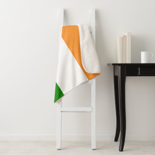 インド国旗を持つ愛国的シェルパ毛布 シェルパブランケット (インサイチュ)