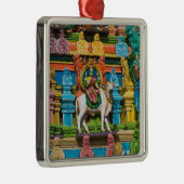 インド、タミル·ナドゥ、チェンナイ：カパレシュワラル メタルオーナメント (右)