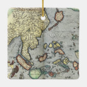 インド| 1592年のヴィンテージの地図 セラミックオーナメント (裏面)