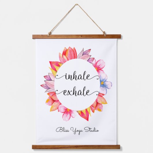 インハレエクシェールヨガ引用文フローラ 吊り下げ型タペストリー (正面)
