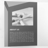 インパクトグレー企業のフラット形状 三つ折りカード (内部最初)