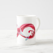 インフィニティと赤ワイン ボーンチャイナマグカップ (正面右)