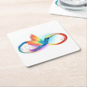 インフィニティシンボル付きレインボーハミングバード スクエアペーパーコースター (アングル)