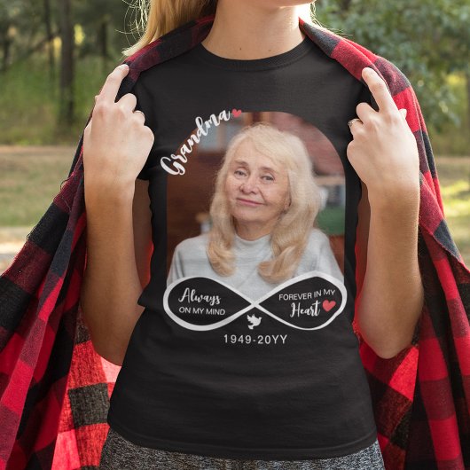 インフィニティ常に私の心の上に写真おばあちゃんメモリアル Tシャツ