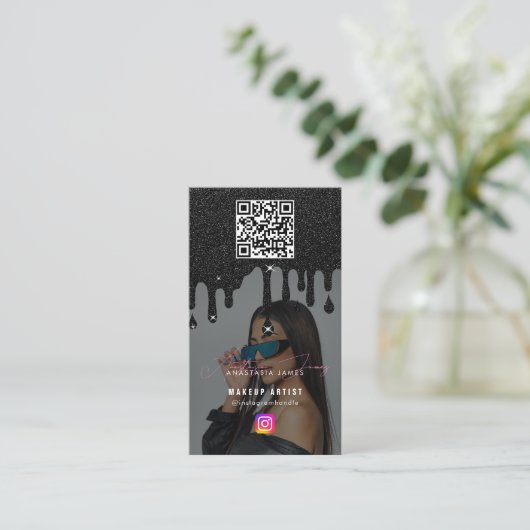 インフルエンサー写真食べ物を与えSNSブラックグリッター 名刺 (スタンド正面)