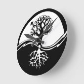 イン及びヤンの木 ラウンド壁時計 (傾斜)