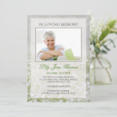 イン・ラブ・メモリー・シンプル白い牧草地の葬儀写真 招待状 (スタンド正面)