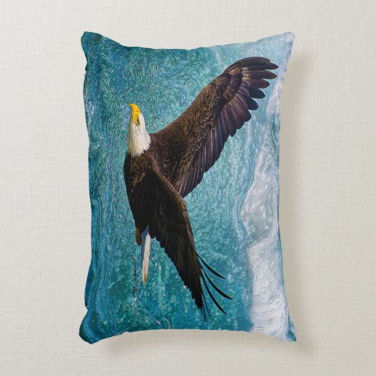 イーグルが嵐の上で舞い上がる アクセントクッション (正面(垂直))