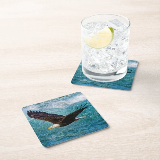 イーグルが嵐の上で舞い上がる スクエアペーパーコースター (インサイチュ)