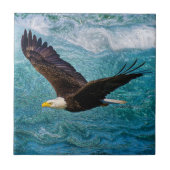 イーグルが嵐の上で舞い上がる タイル (正面)