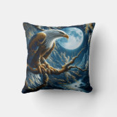 イーグルが月に照らされた空の下の枝に止まった クッション (裏面)