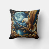 イーグルが月に照らされた空の下の枝に止まった クッション (裏面)