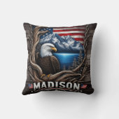 イーグルは山とアメリカ国旗の中に囲まれた クッション (裏面)