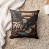 イーグルレリーフ、 浮き彫り彫刻とアメリカ国旗の背景 クッション (ブランケット)