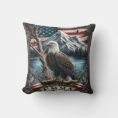 イーグル威厳のあるがマウンテンリバーに止まる クッション (正面)