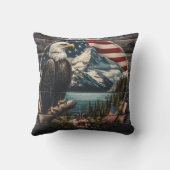 イーグル威厳のあるが山の近くの木に止まった クッション (裏面)