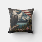 イーグル威厳のあるが山の近くの木に止まった クッション (正面)