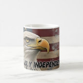 イーグル威厳のある&フラッグ – 自由の精神 モーフィングマグカップ (中央)