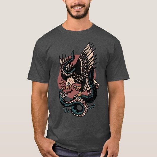イーグル・バーサス・スネーク レトロタトゥー 面白いデザイン Tシャツ (正面)