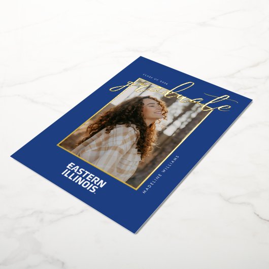 イースタン・イリノイ大学のロゴマーク 箔招待状 (回転した状態)