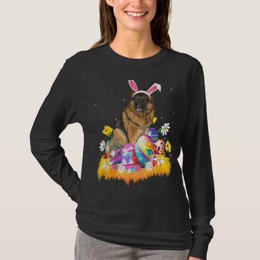 イースターおもしろい卵ドイツの羊飼い犬イースターサンダ Tシャツ (正面)