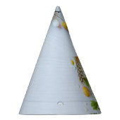 イースターさくらんぼプラム：黄色の卵。 パーティーハット (右)