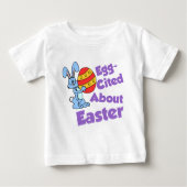 イースターについて卵で引き立てられる ベビーTシャツ (正面)