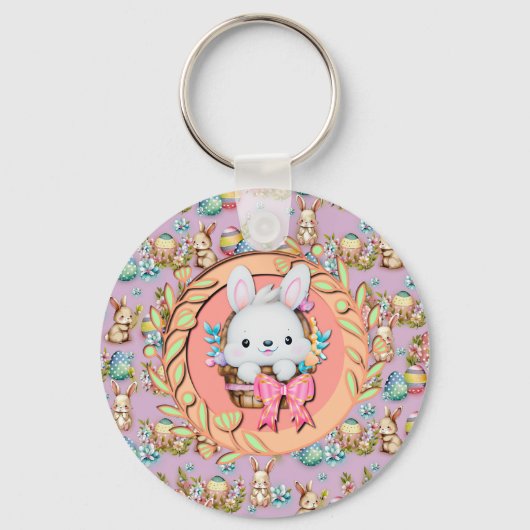 イースターのかわいいウサギがバスケットに座って キーホルダー (正面)