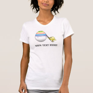 イースターのひよこが色とりどりのイースターエッグを描いている Tシャツ