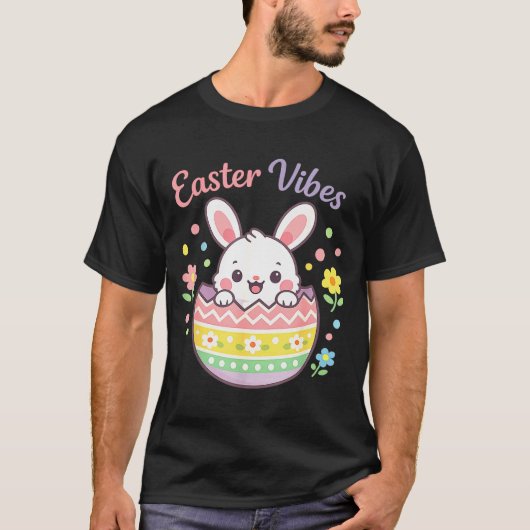 イースターのやわらかな雰囲気の中の卵の中のキュートなうさぎ Tシャツ (正面)