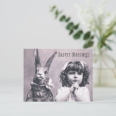 イースターのウサギのビクトリアンな祈る女の子の郵便はがき シーズンポストカード (スタンド正面)