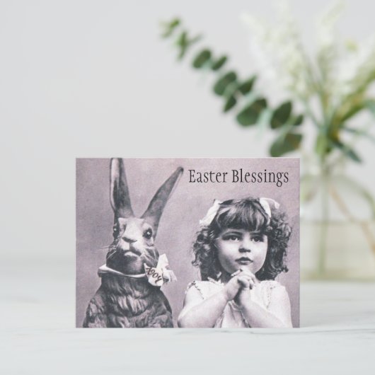 イースターのウサギのビクトリアンな祈る女の子の郵便はがき シーズンポストカード (スタンド正面)